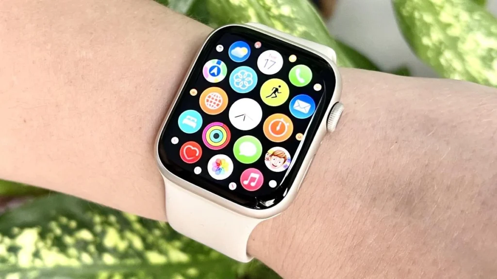 Apple has released a new WatchOS 9 update, which includes enhanced fitness capabilities for the Watch